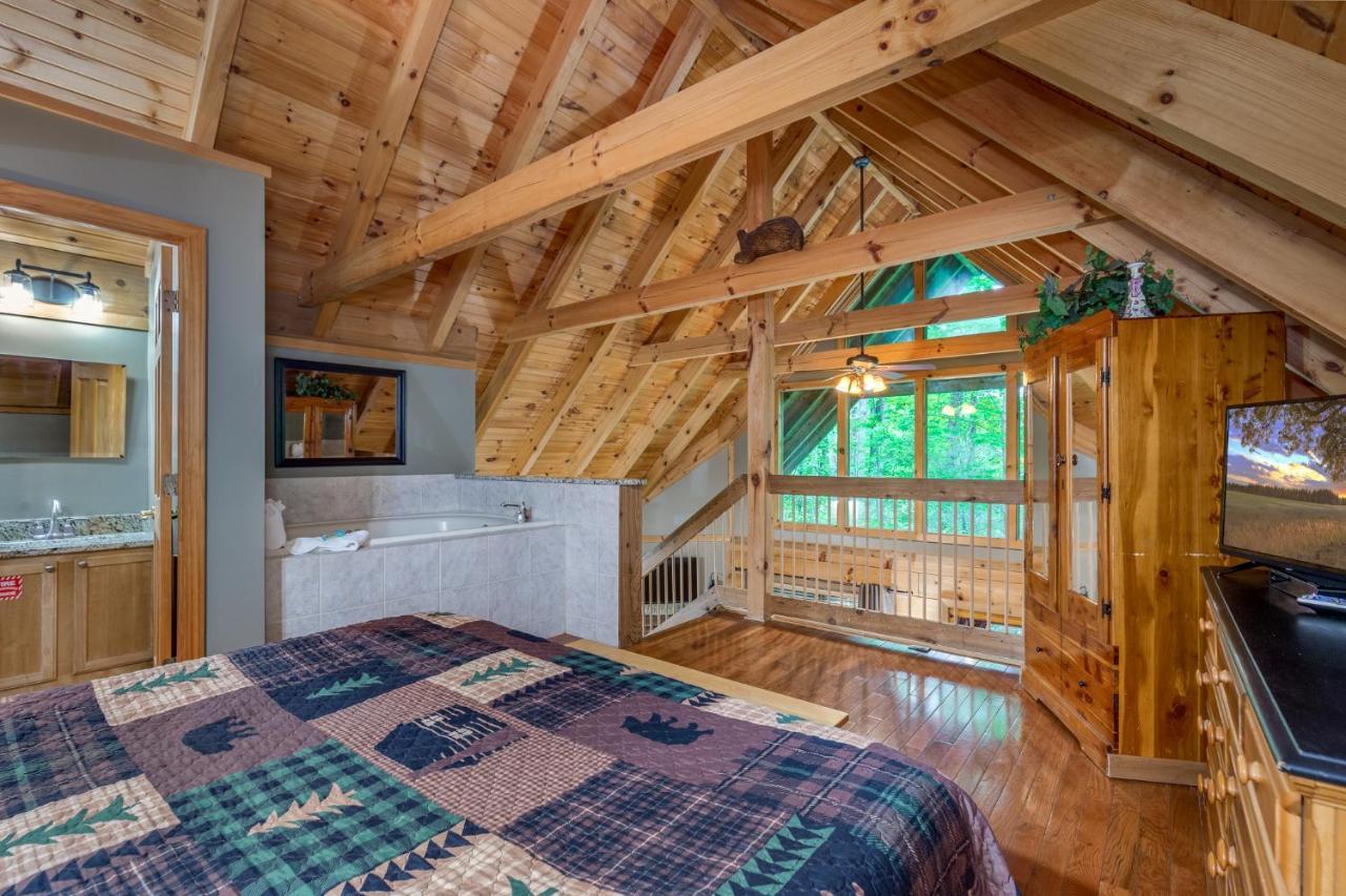 Above Ole Smokys Clouds Villa แกตลิงเบิร์ก ภายนอก รูปภาพ